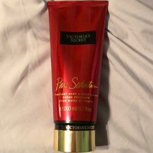 Victoria’s Secret Creme